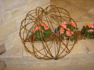 24in Garden Ball decorative plants  