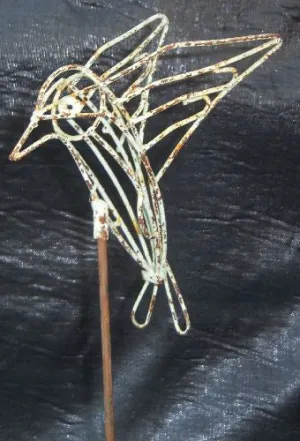 3-D BIRD ON STAKE decorative plants  