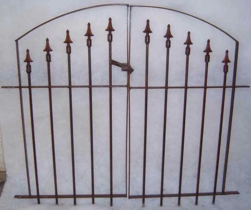 4 FT. DOUBLE GATE decorative plants  
