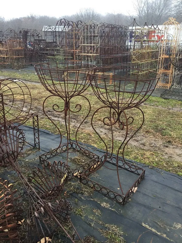 42H x 23"W Peanut Planter with Circles