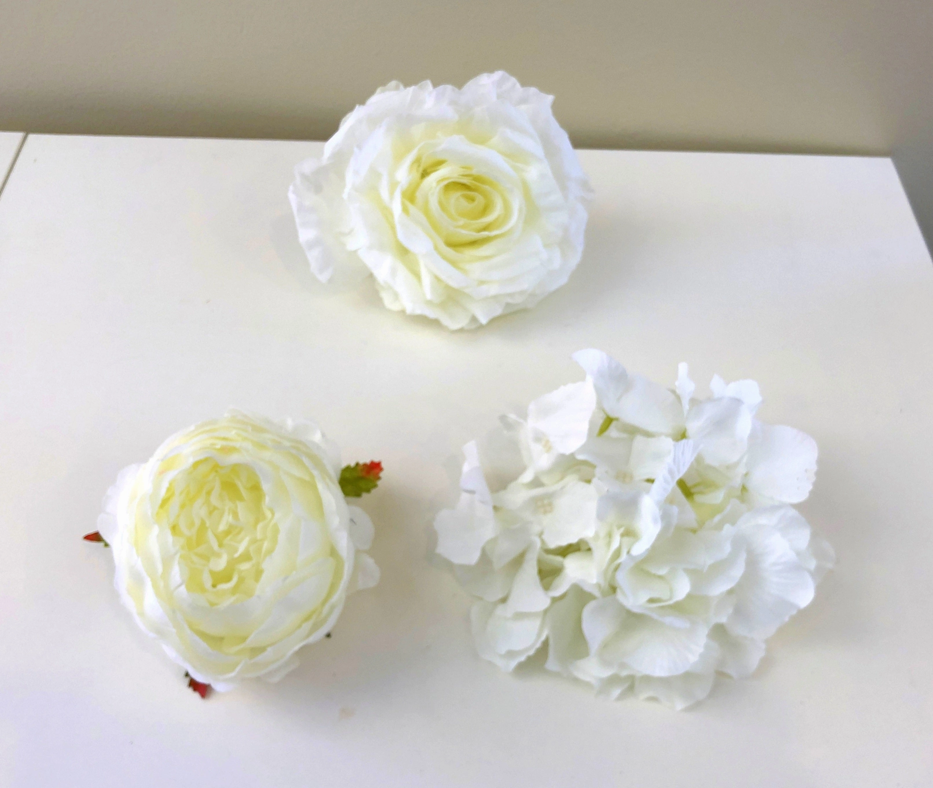 ACC0078 Premium Single Flower Head - White (Large Size)