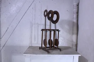 All Metal Small Pendulum with Base decorative plants  
