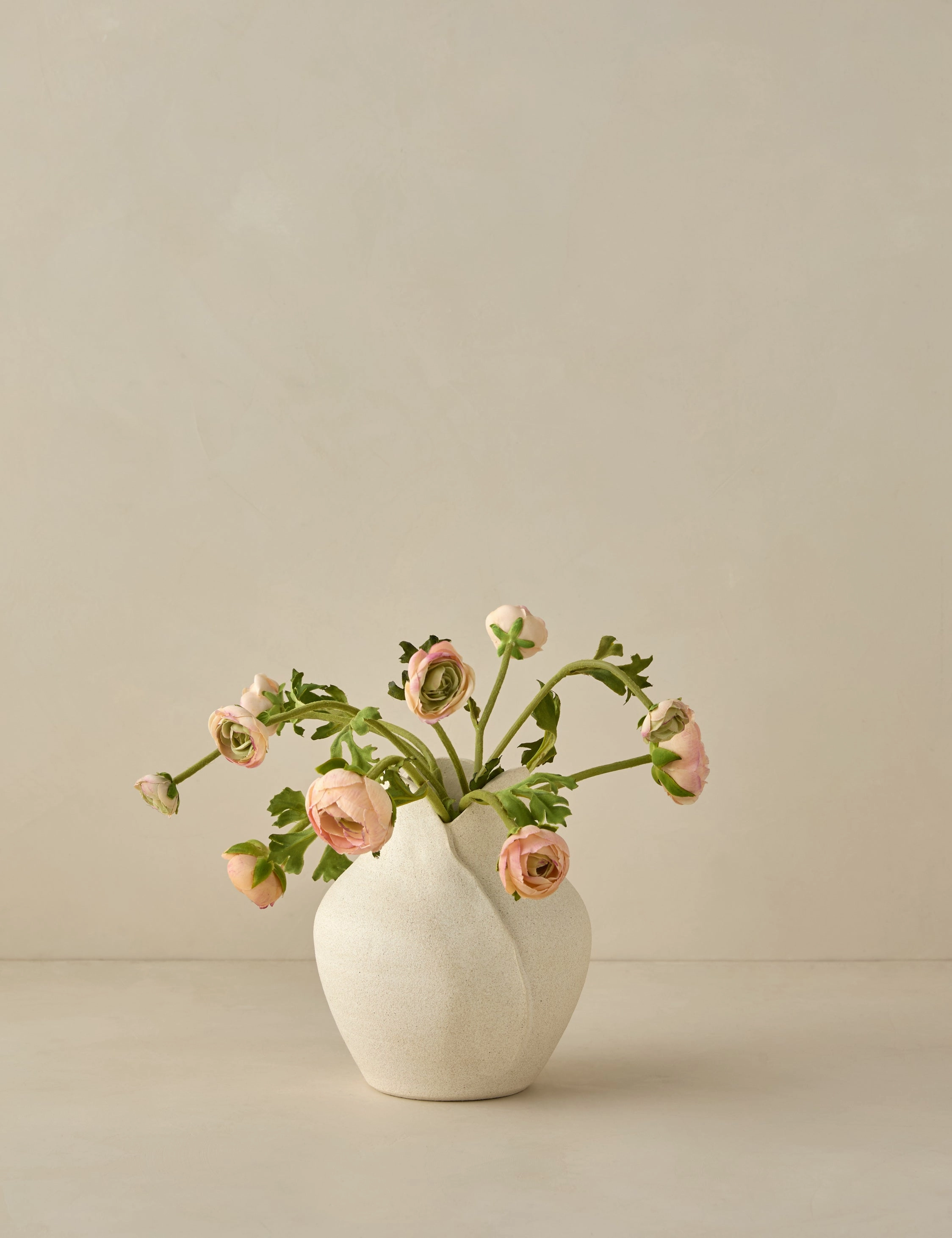Amelia Vase by dum?
