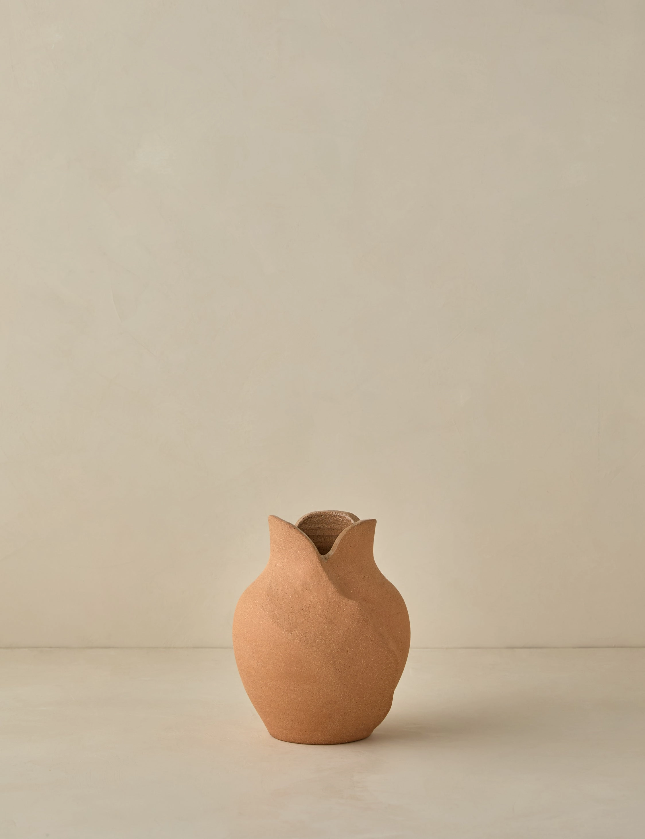 Amelia Vase by dum?