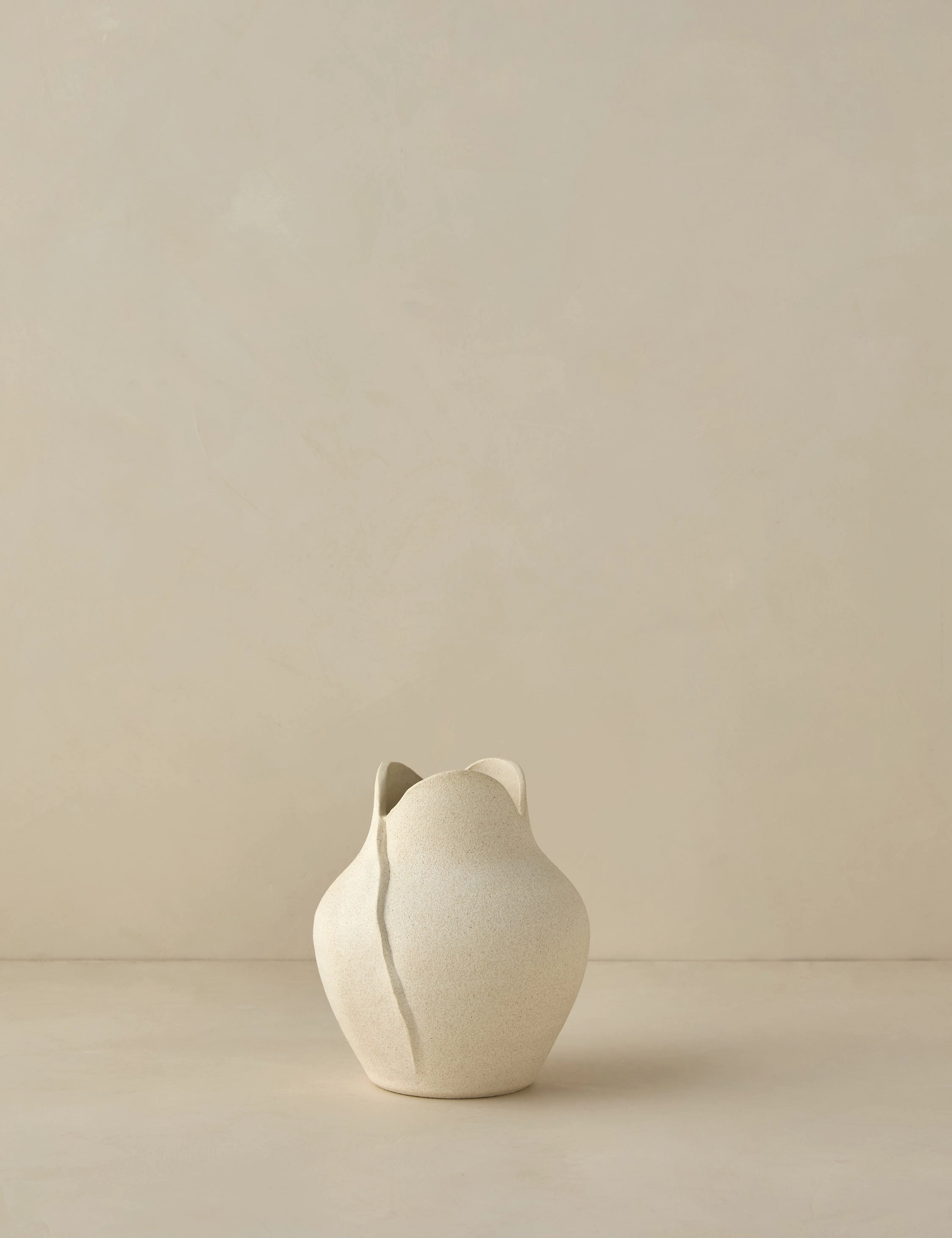 Amelia Vase by dum?