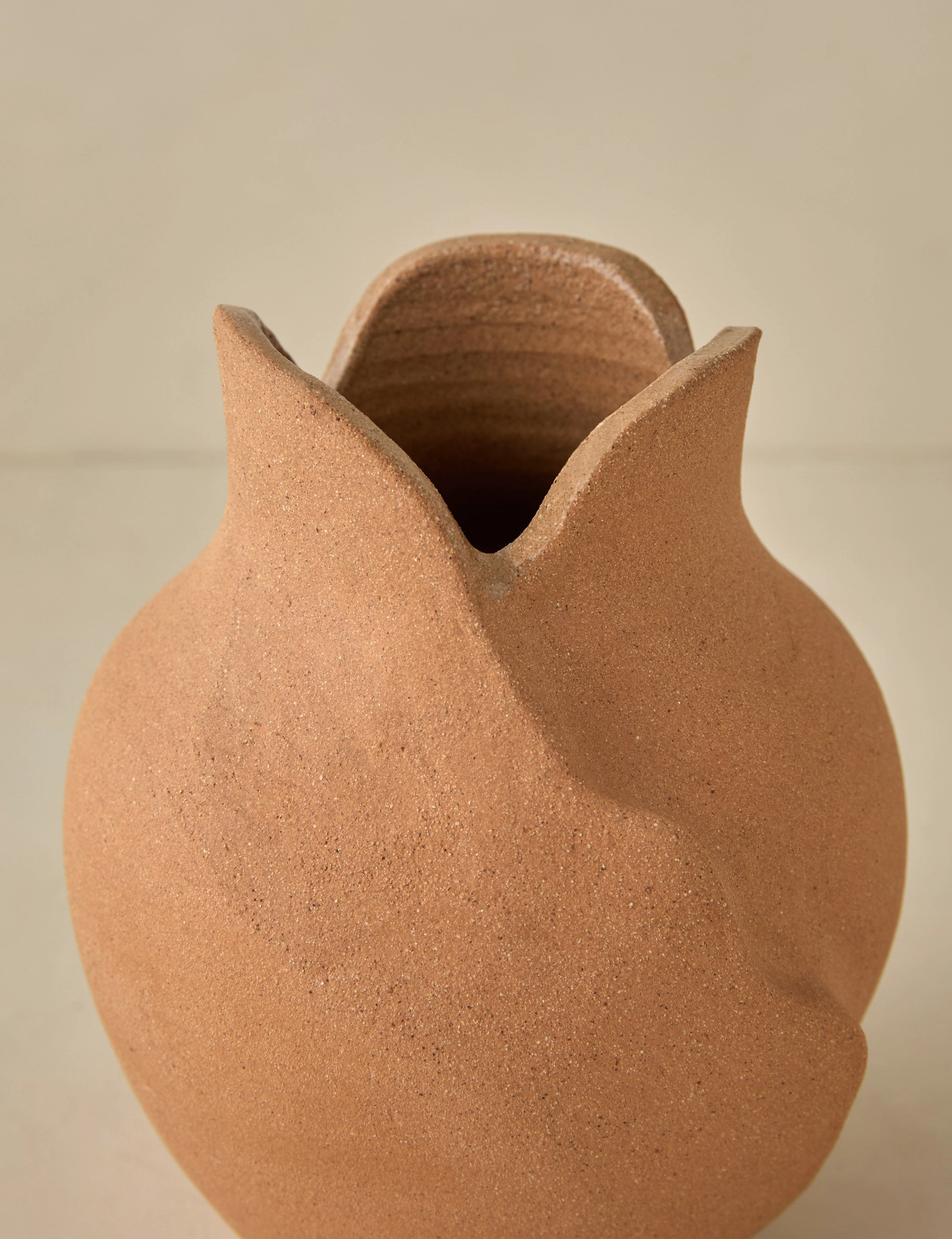 Amelia Vase by dum?