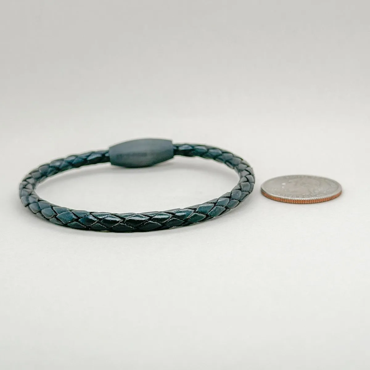 Black Leather & Carbon Fiber Men??s Bracelet