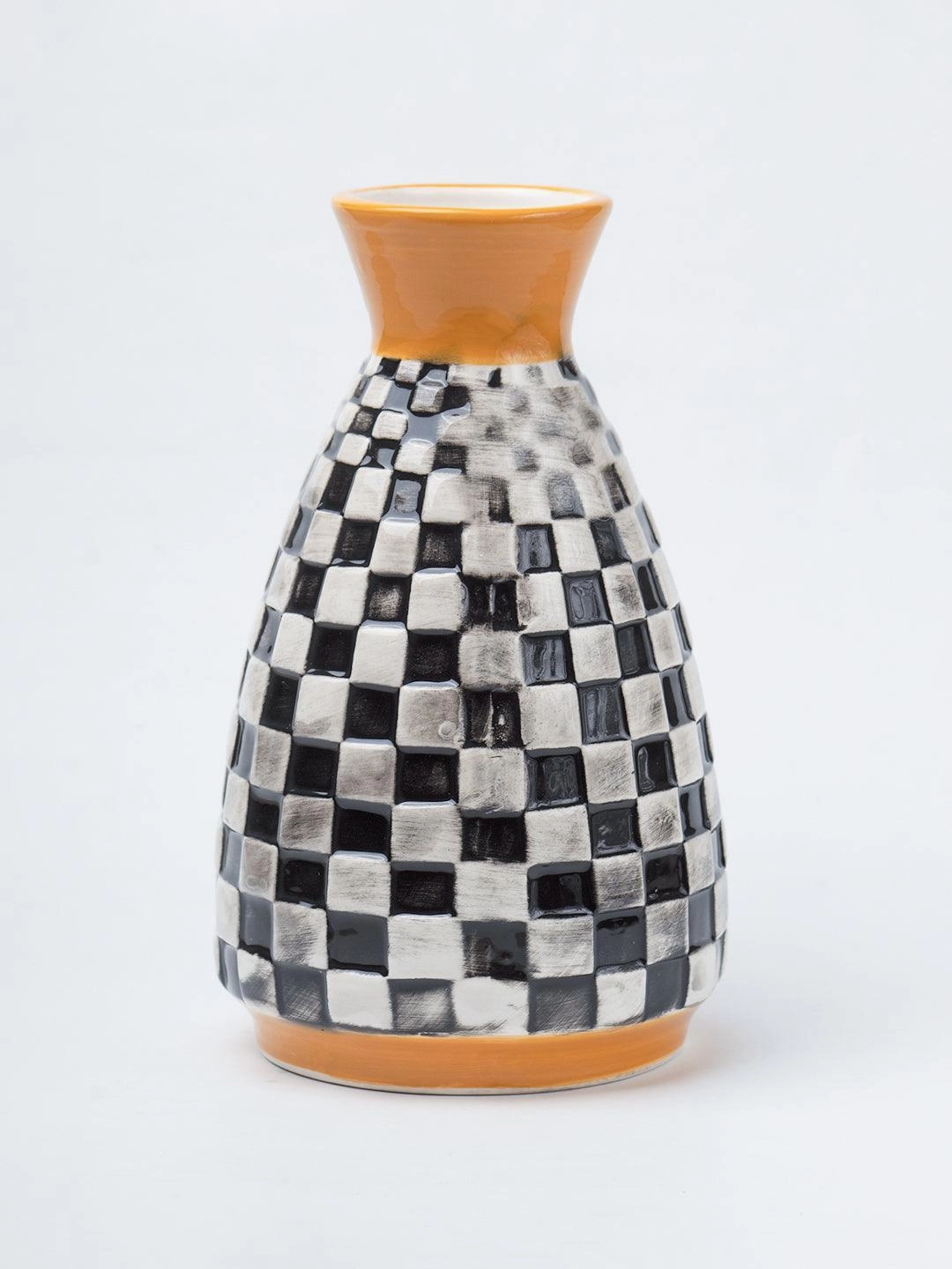 Black & White Ceramic Curvy Vase - Checks, Flower Holder
