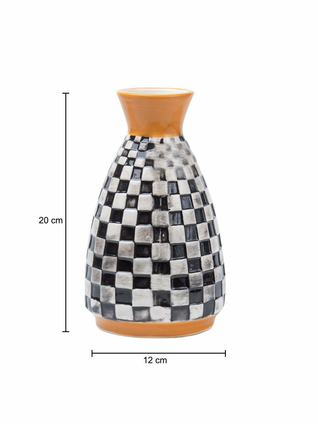Black & White Ceramic Curvy Vase - Checks, Flower Holder