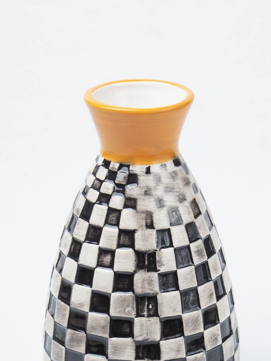 Black & White Ceramic Curvy Vase - Checks, Flower Holder