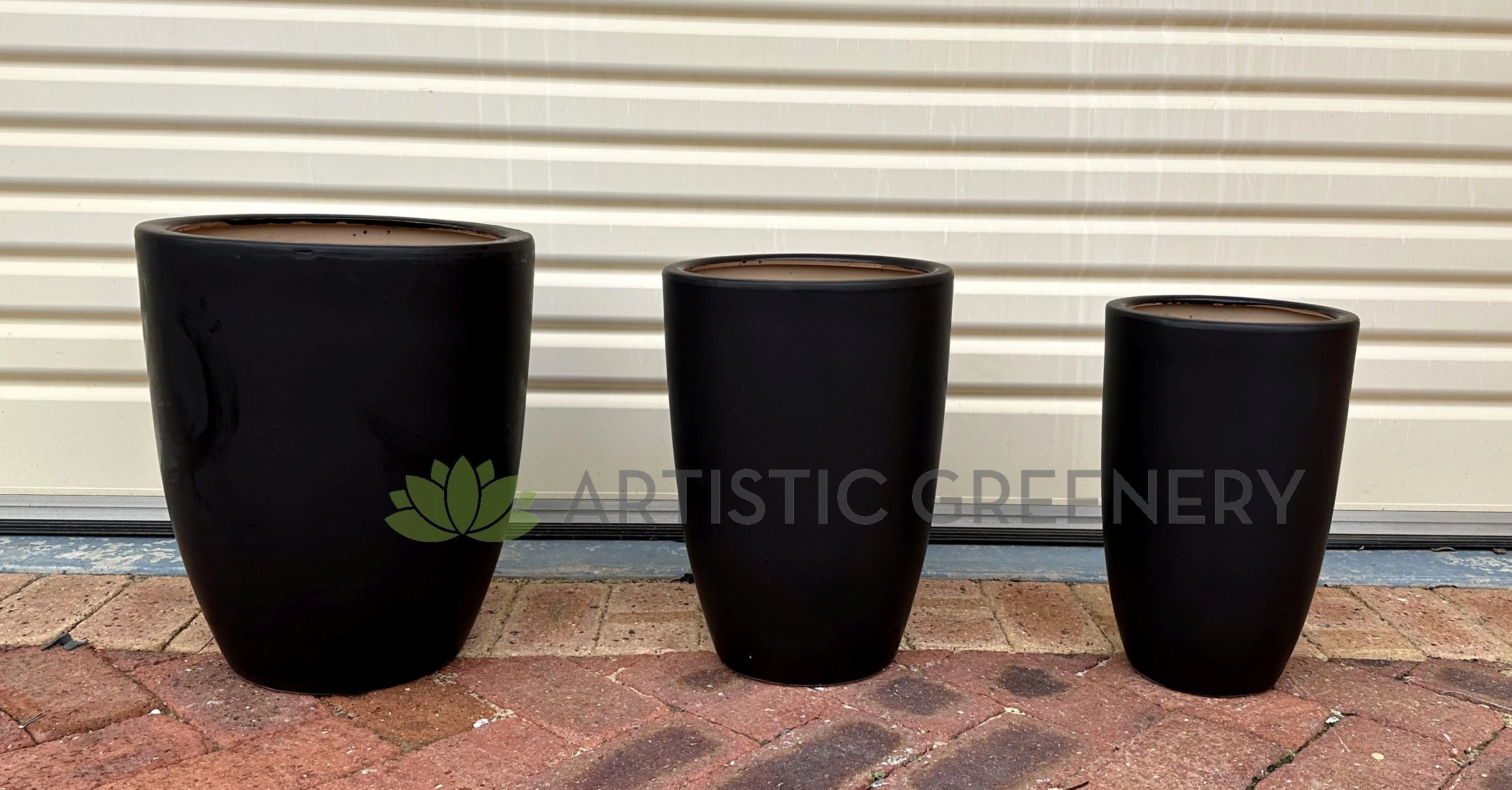 Black Curved Planter Matt Finish - Round (Ceramic) CER0021