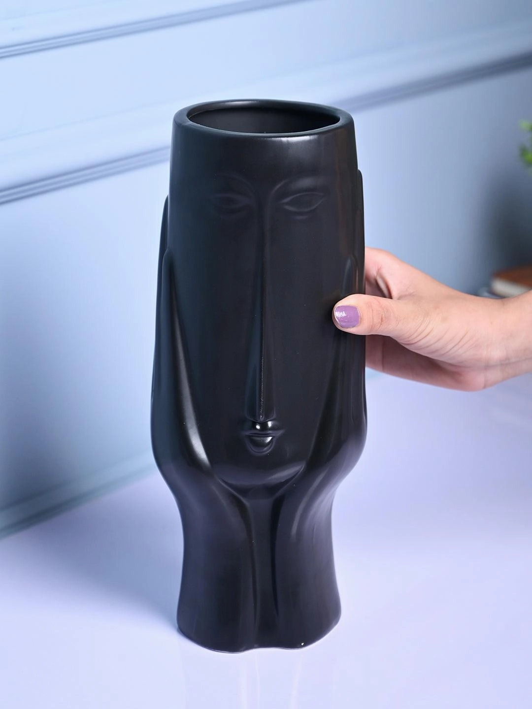 Black Glossy Ceramic Vase - Artistic Elegance