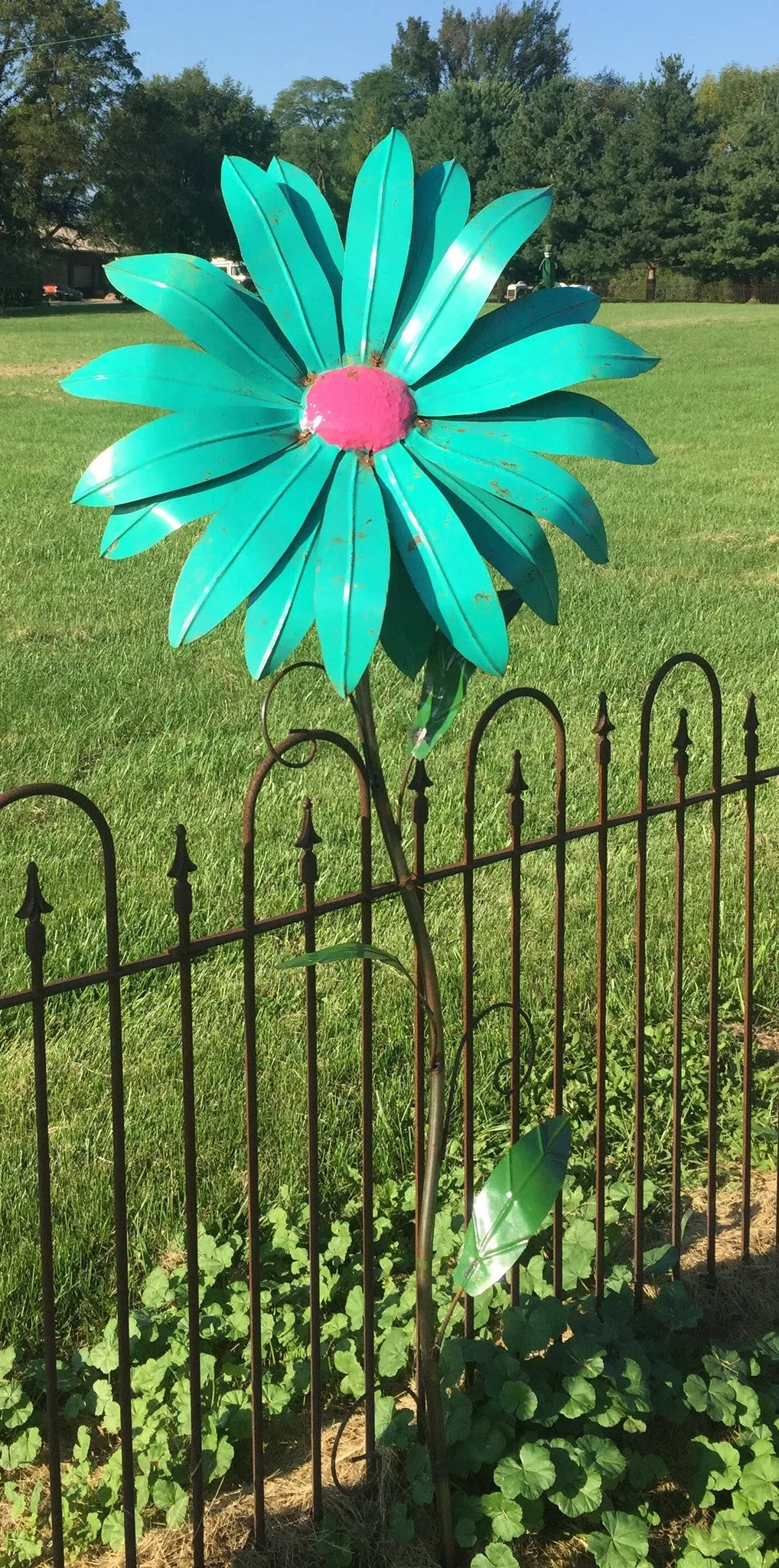 Brilliant Metal Flower with Removable Stake decorative plants  