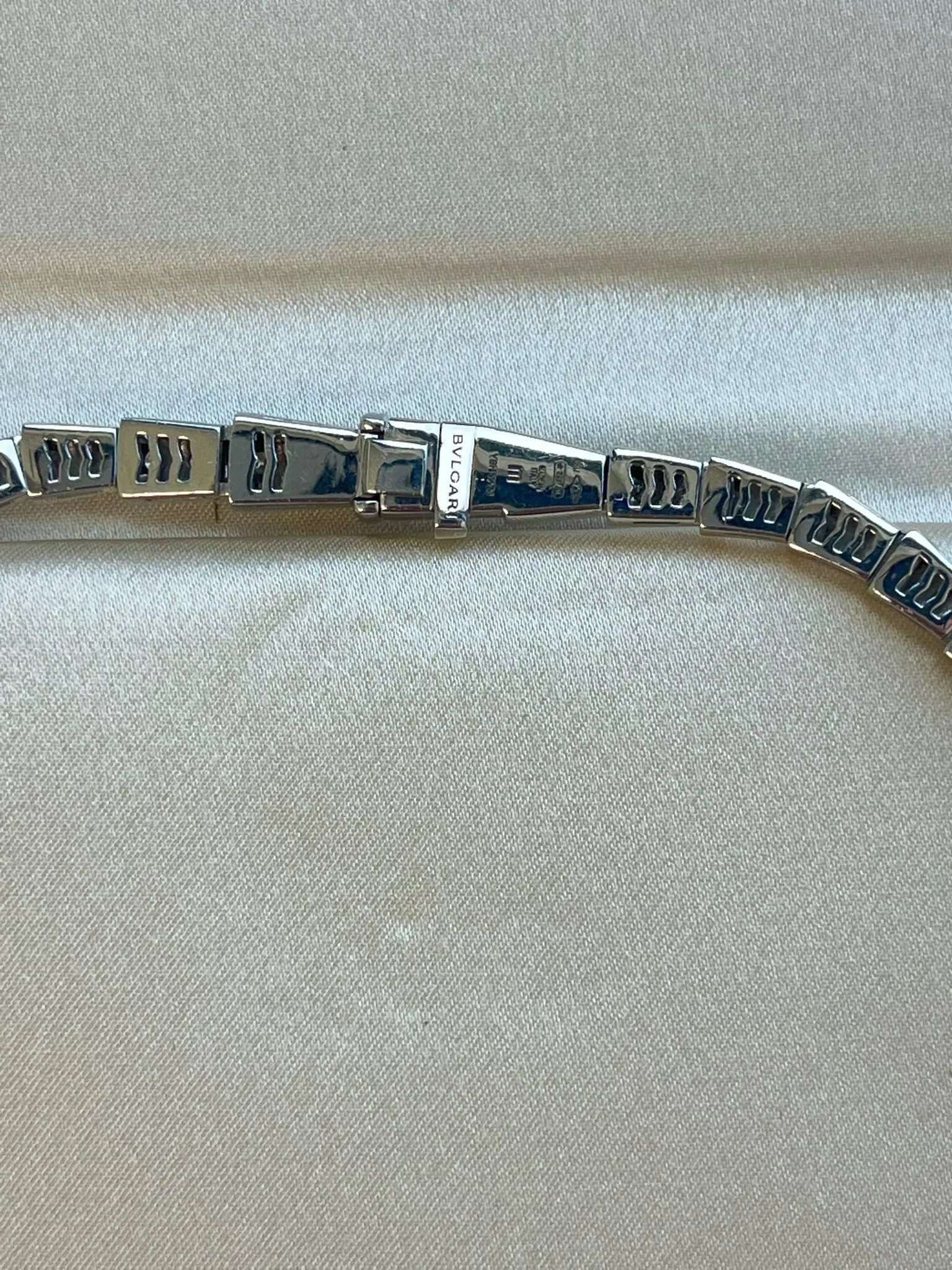 Bulgari Serpenti Viper Full Pave Diamonds Necklace 18k White Gold