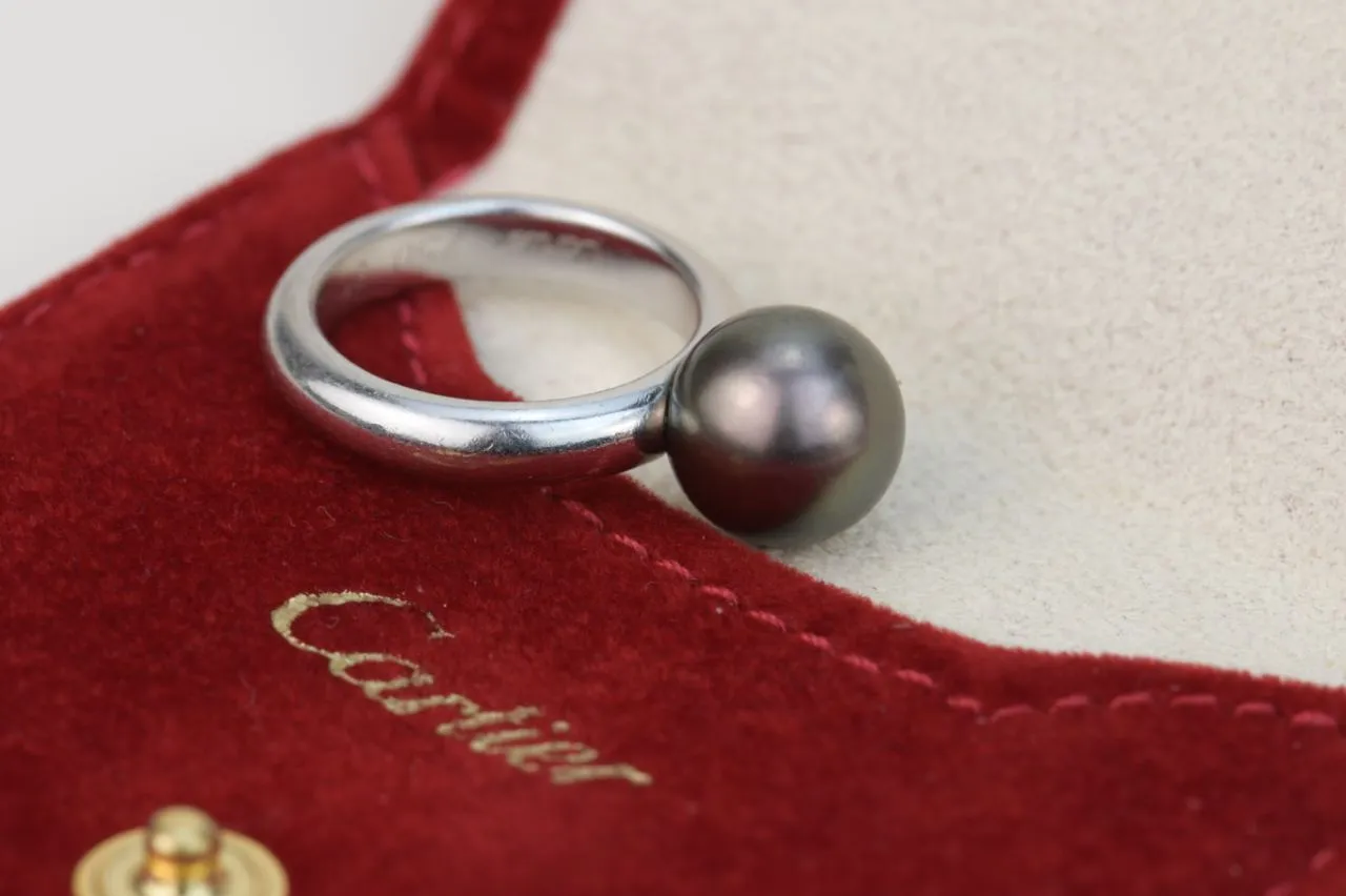 Cartier Black Pearl 18K White Gold Ring