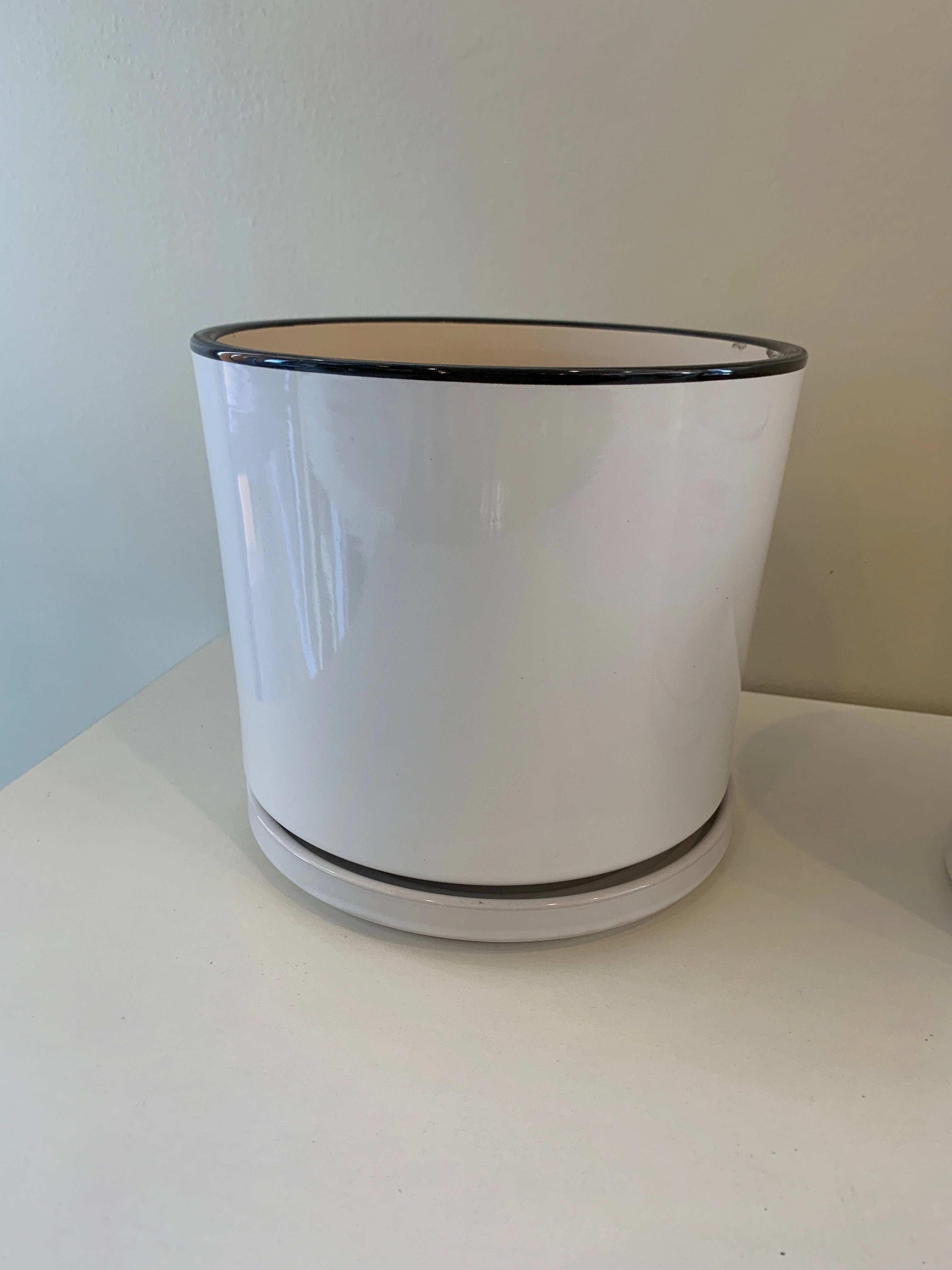 CER-95092-1 White Glazed Ceramic Pot with Black Rim with Saucer - 3 Sizes
