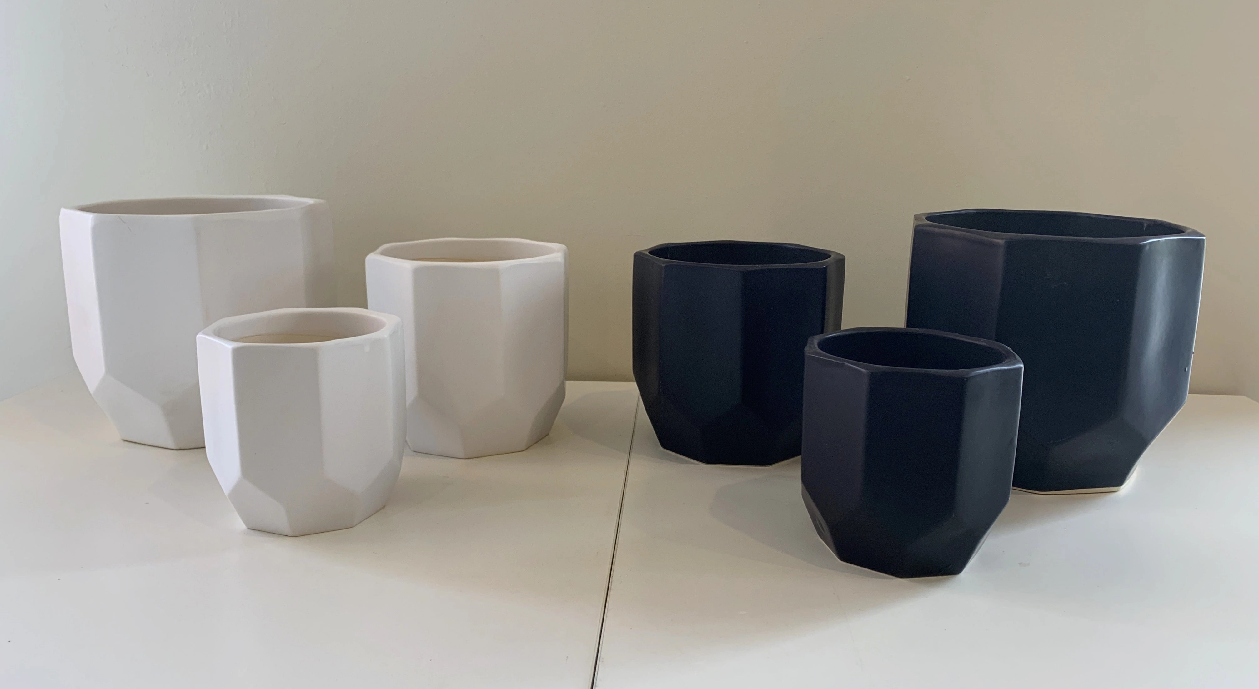 CER-FB81 Octagon Ceramic Pots  - Black / White - 3 Sizes