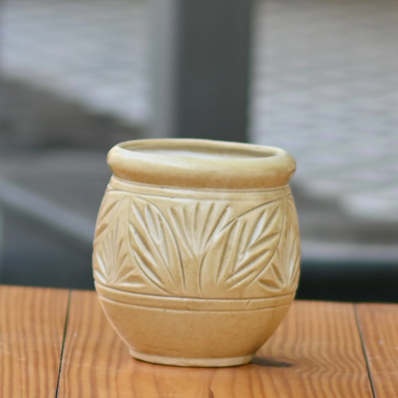Ceramic Dholak Pot Leaf Pattern (Cream)