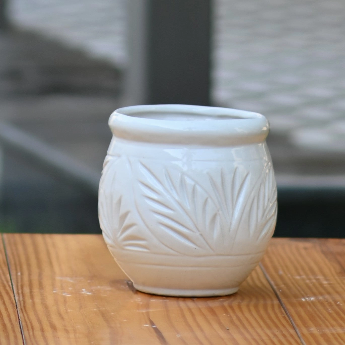 Ceramic Dholak Pot Leaf Pattern (White)