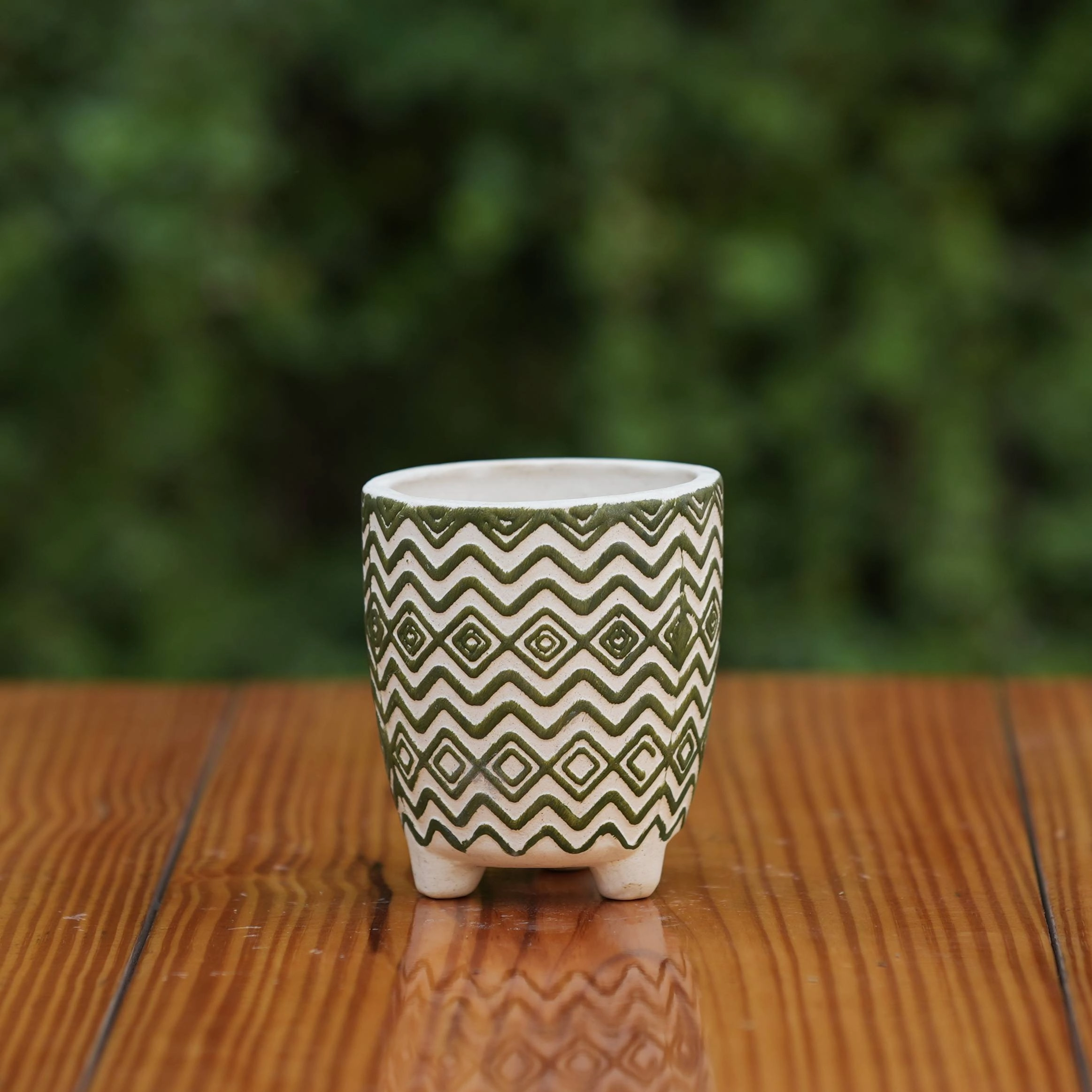Ceramic Unique Green and White Zigzag Pattern Planter For Plants