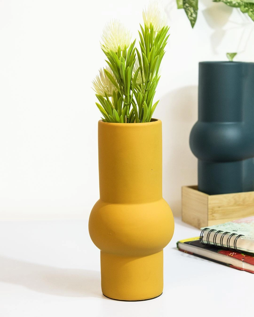 Ceramic, Vase, Solid, Matt : Finish, Multicolor