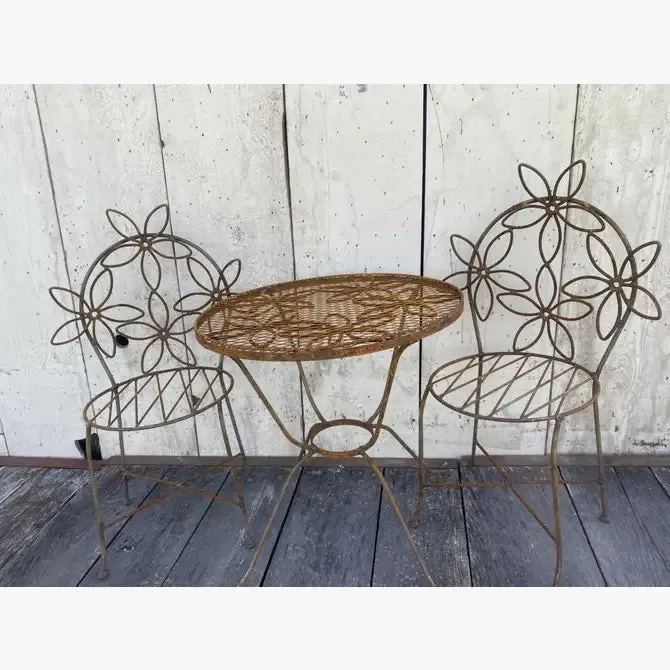 Child Size Grid Top Daisy Table with 2 Chairs