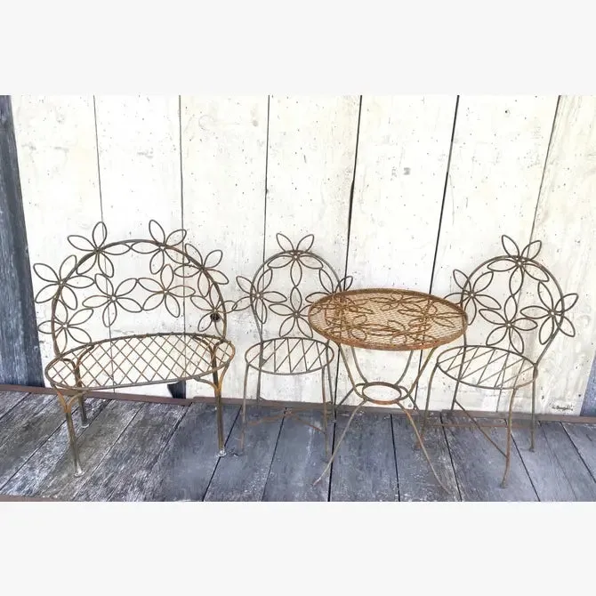 Child Size Grid Top Daisy Table with 2 Chairs