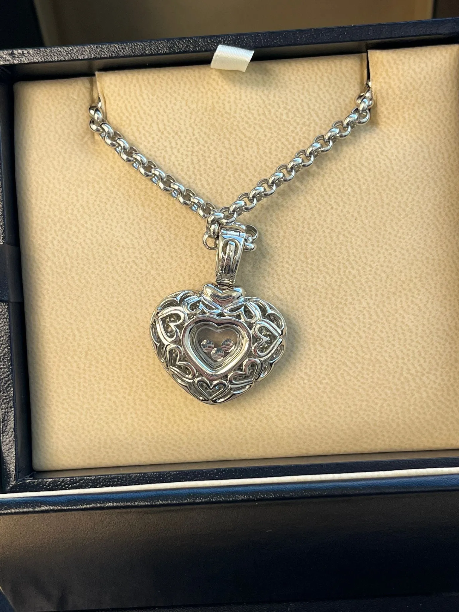 Chopard Happy Diamonds 2.50 Carat 18K White Gold VVS Diamond Pendant Necklace