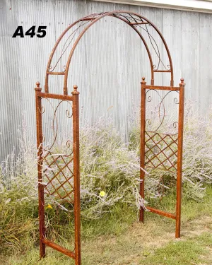 Cottage Arch decorative plants  