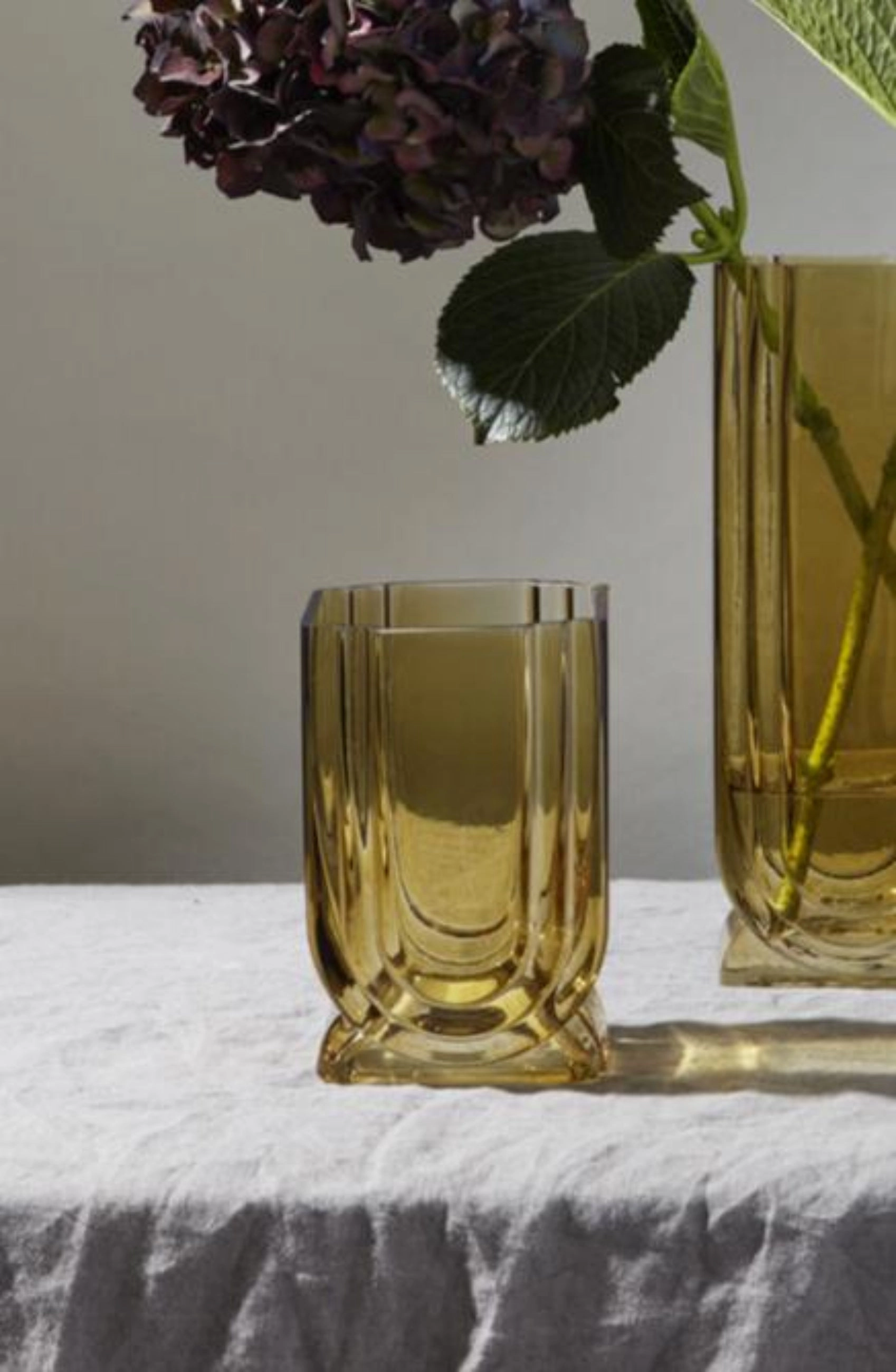 Damon Vase olive
