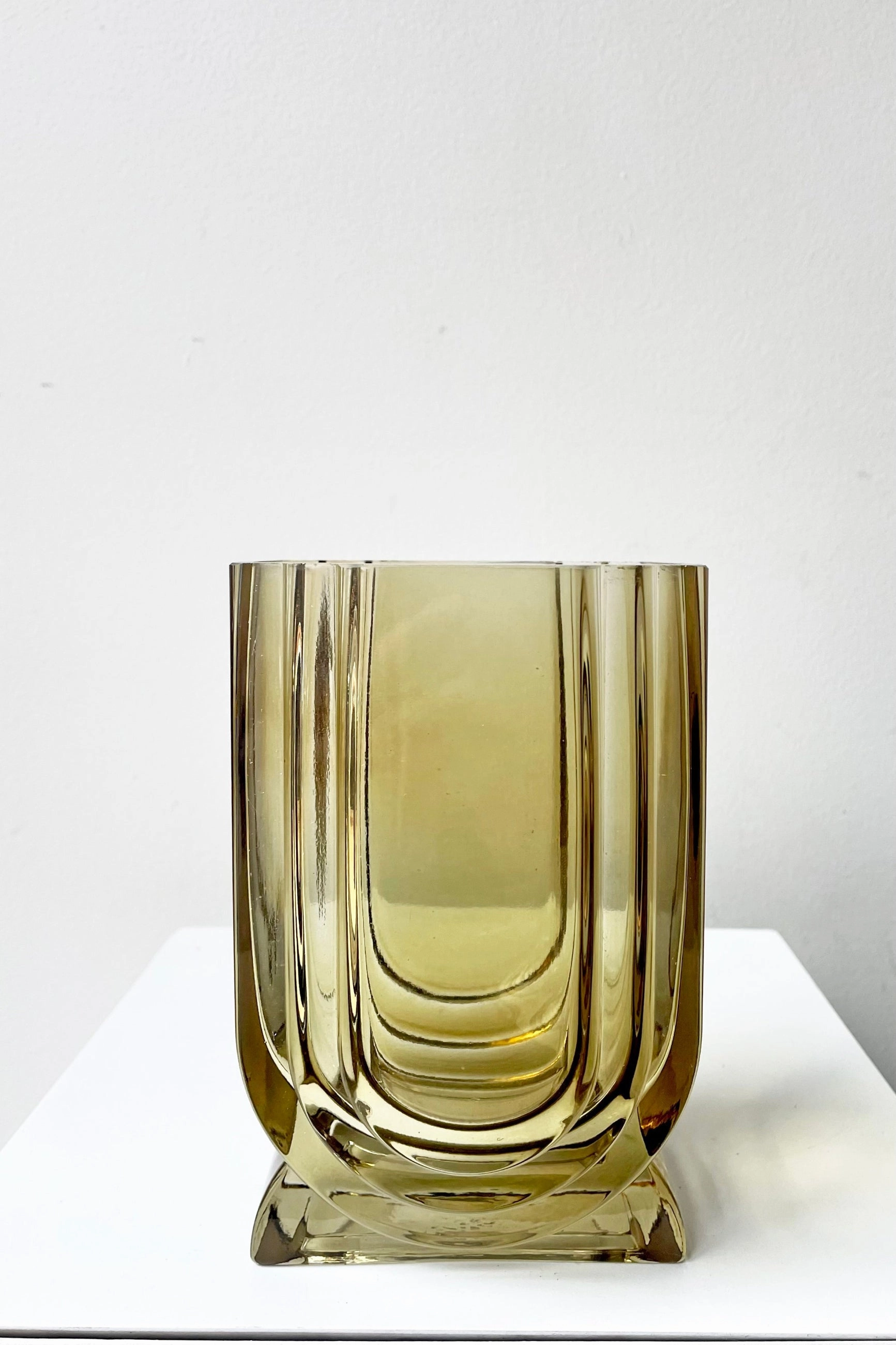 Damon Vase olive