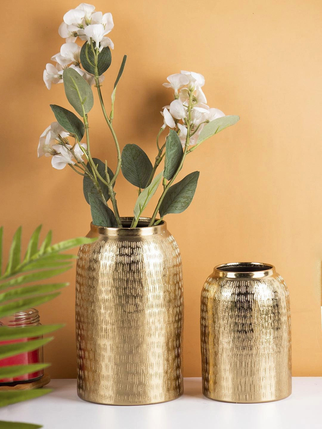 Decorative Modern Gold Metal Table Flower Dolchi Shape Vase for Festive Dcor dried green plant  
