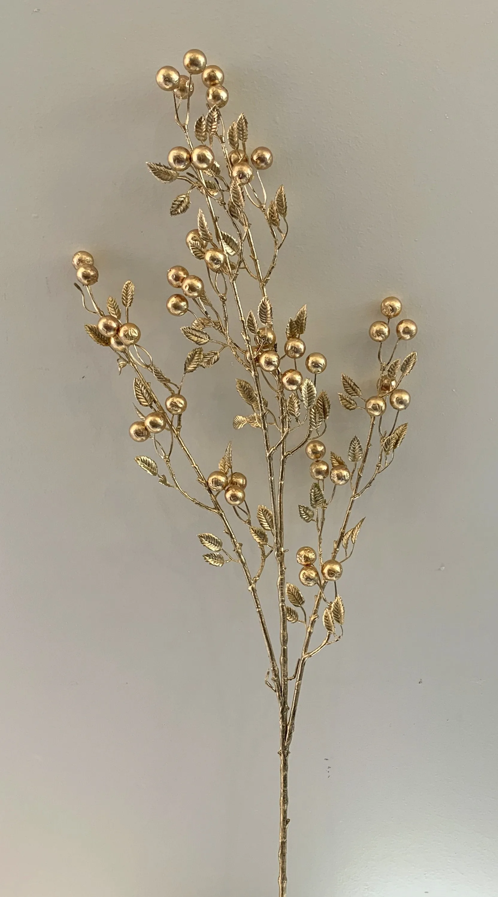 DS0049 Gold Glitter Berries with Leaves 100cm 2 Styles