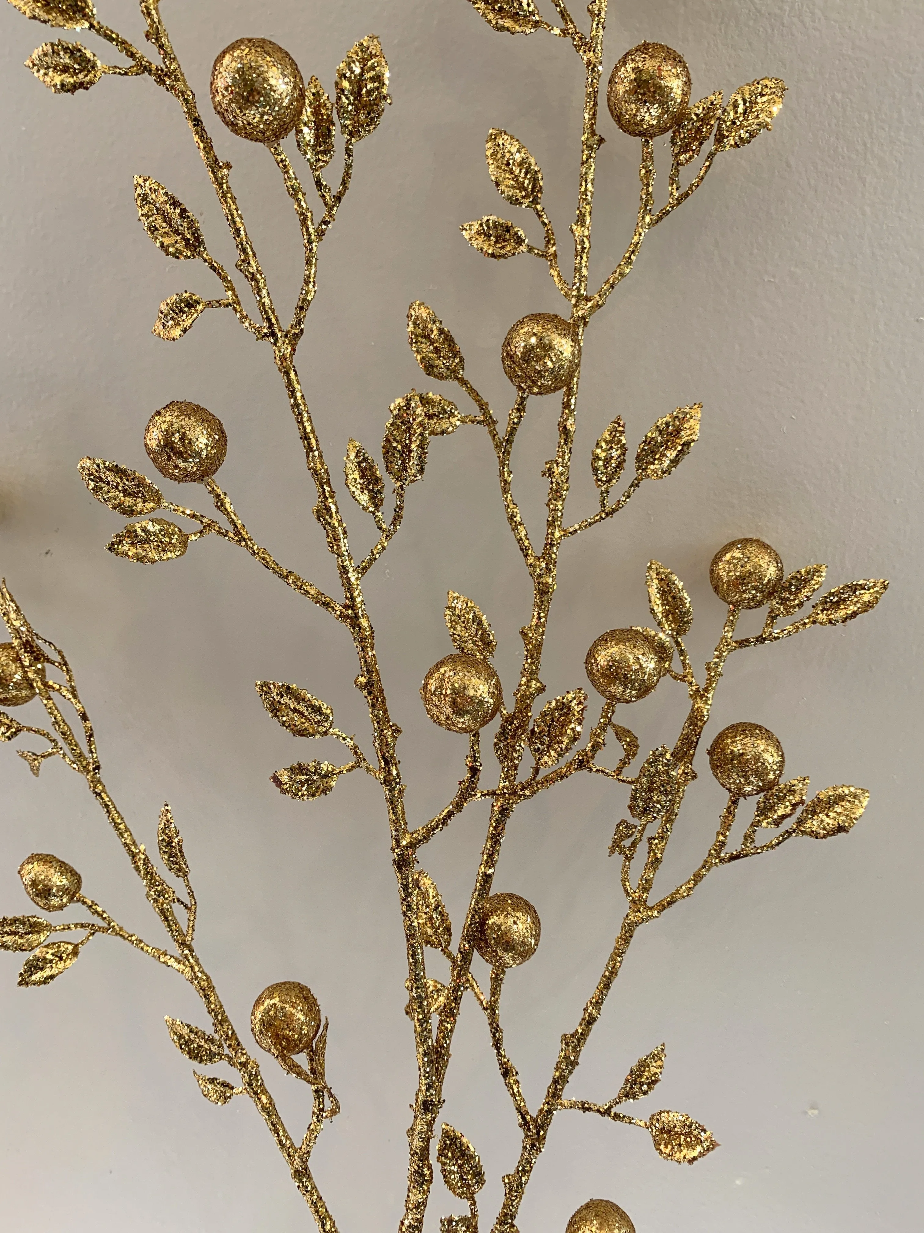 DS0049 Gold Glitter Berries with Leaves 100cm 2 Styles