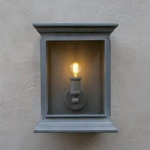 English Coach Lamp dried flowers  