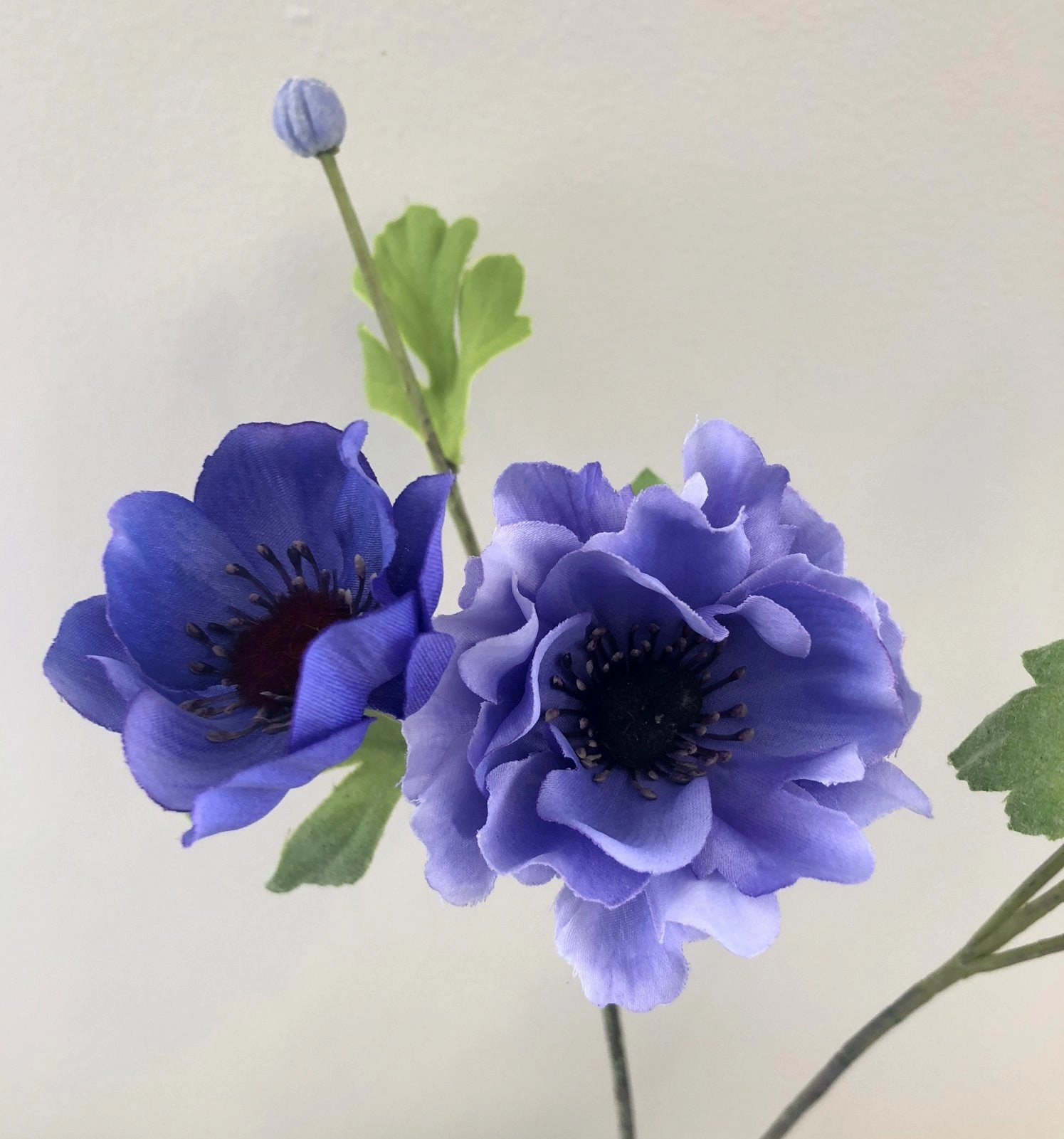F0230N Anemone Spray 49cm Purple / White