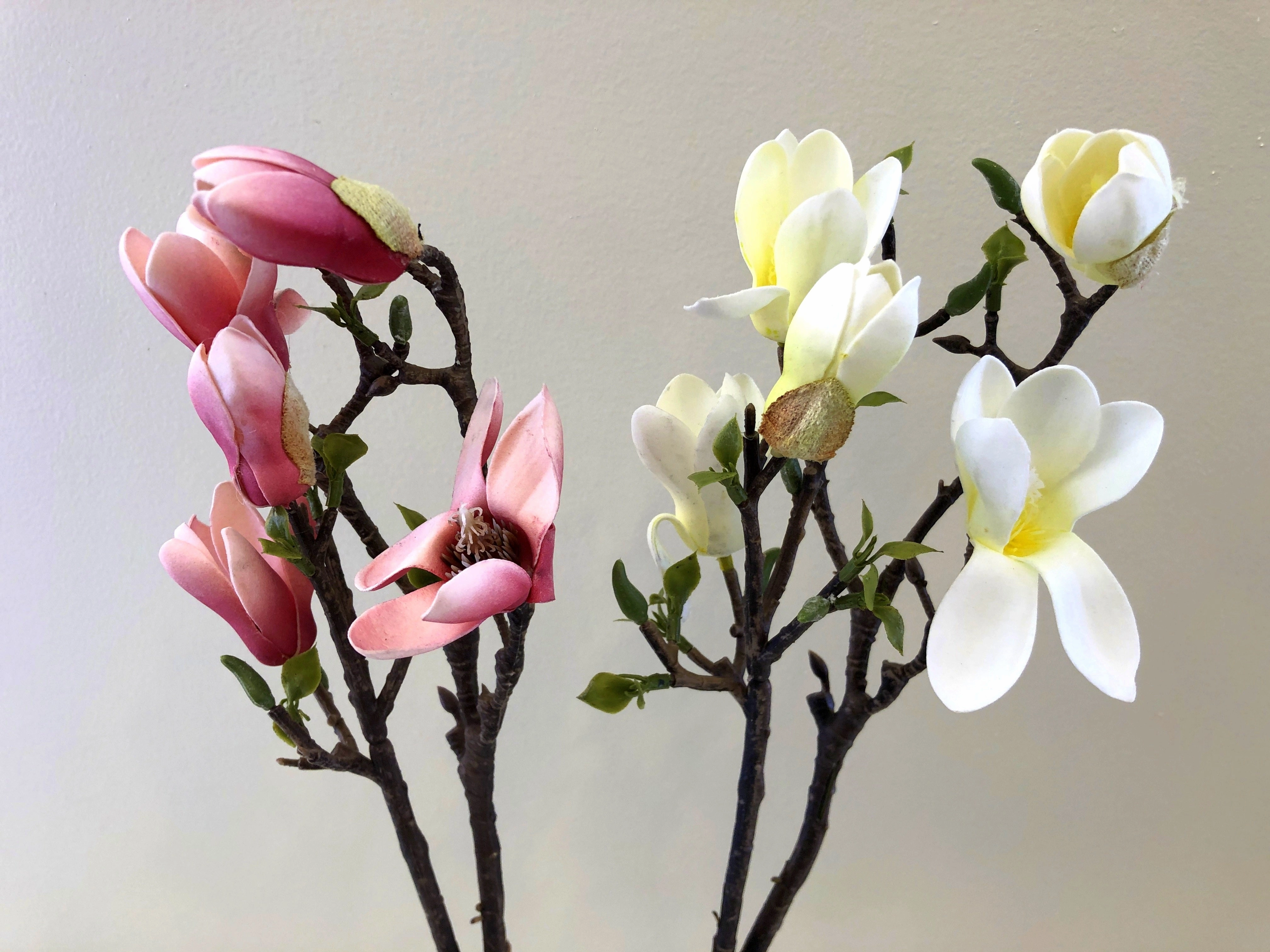 F0260 Small Magnolia Spray PU 52cm Pink / White