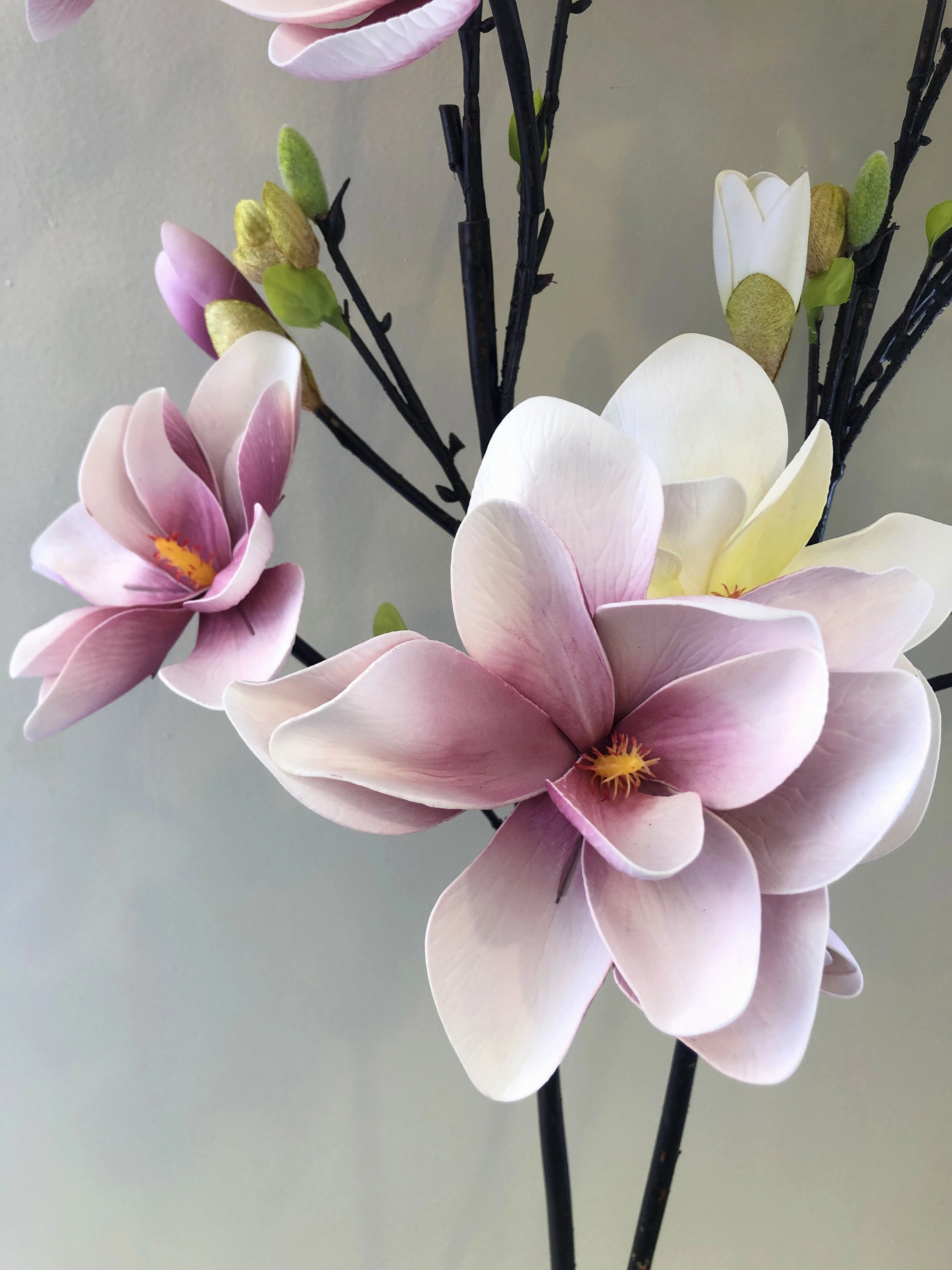 F0261 Large Magnolia Spray PU 118cm Pink / White (Adjustable Petals)