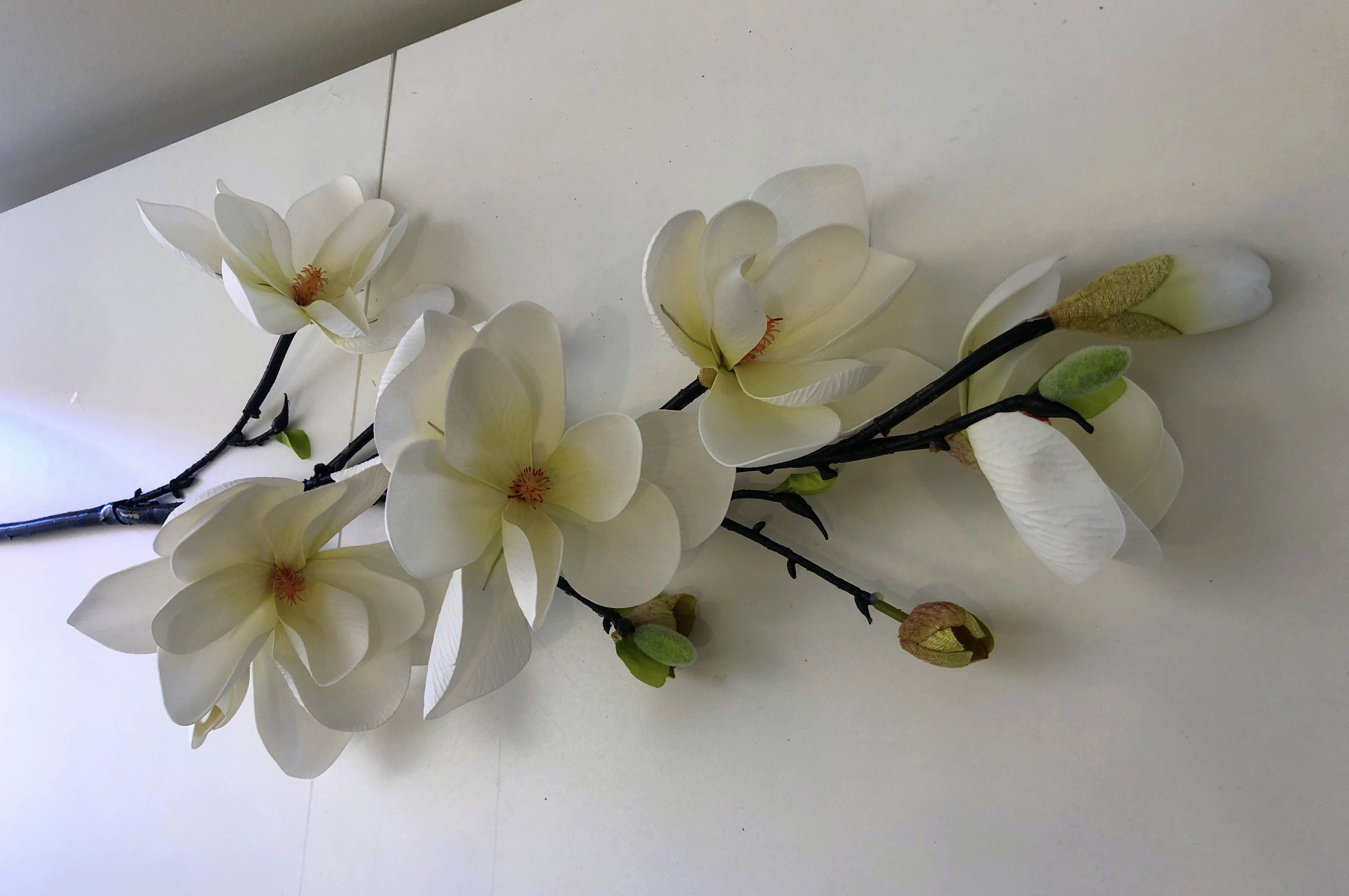 F0261 Large Magnolia Spray PU 118cm Pink / White (Adjustable Petals)