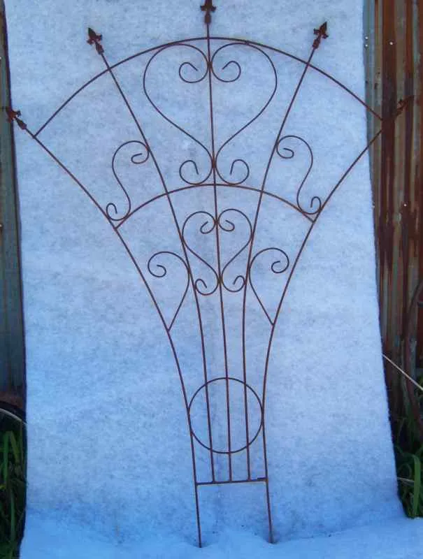 FAN TRELLIS WITH FINIALS decorative plants  