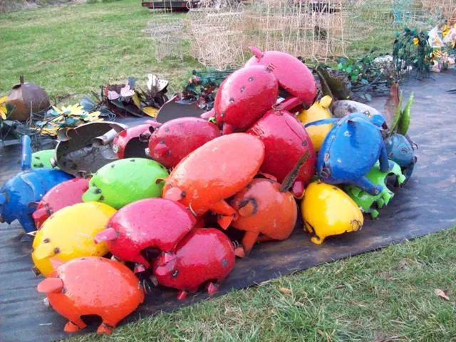 Fat Colorful Pig decorative plants  