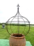 Fat Topiary with Finial