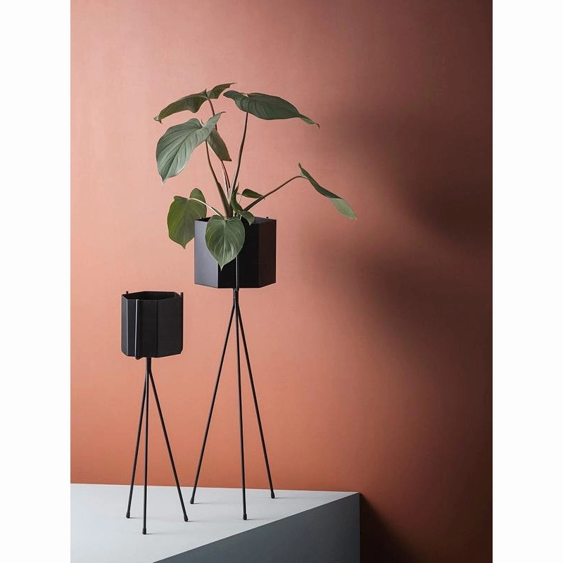 Ferm Living Hexagon Flowerpot Black, ?18cm