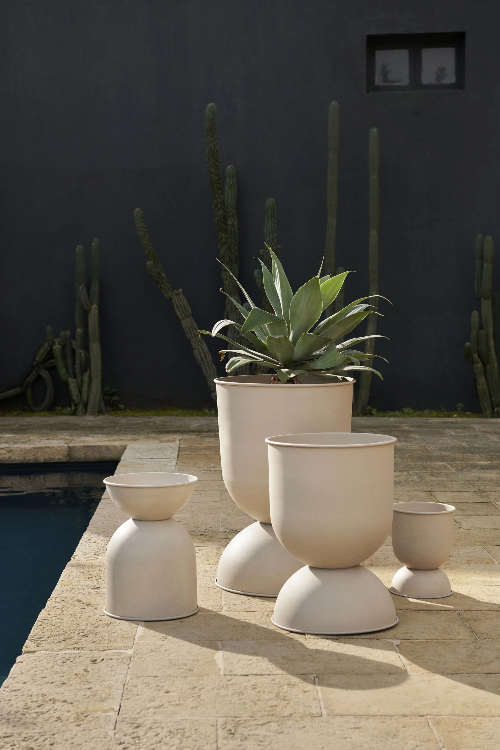 Ferm Living Hourglass Pot, Medium, Cashmere