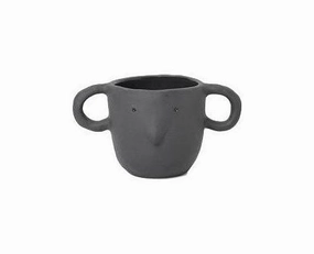 Ferm Living Mus Pot Dark Grey, Small dried green plant  
