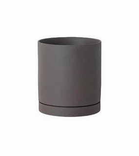 Ferm Living Sekki Planter Coal, ?16cm dried green plant  