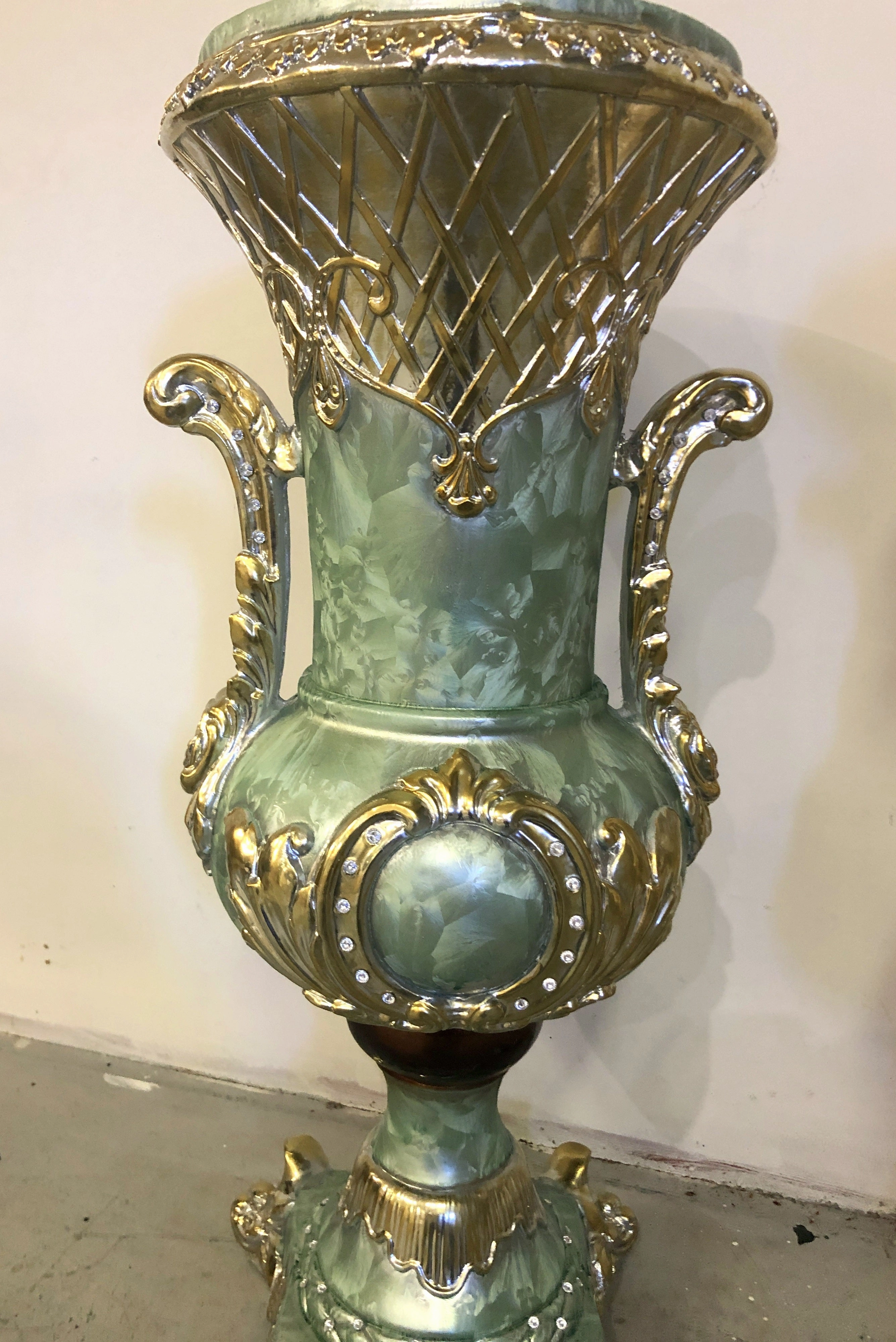 FG-K1221 Decorative Elegant Fiberglass Vase / Pot 93cm Tall
