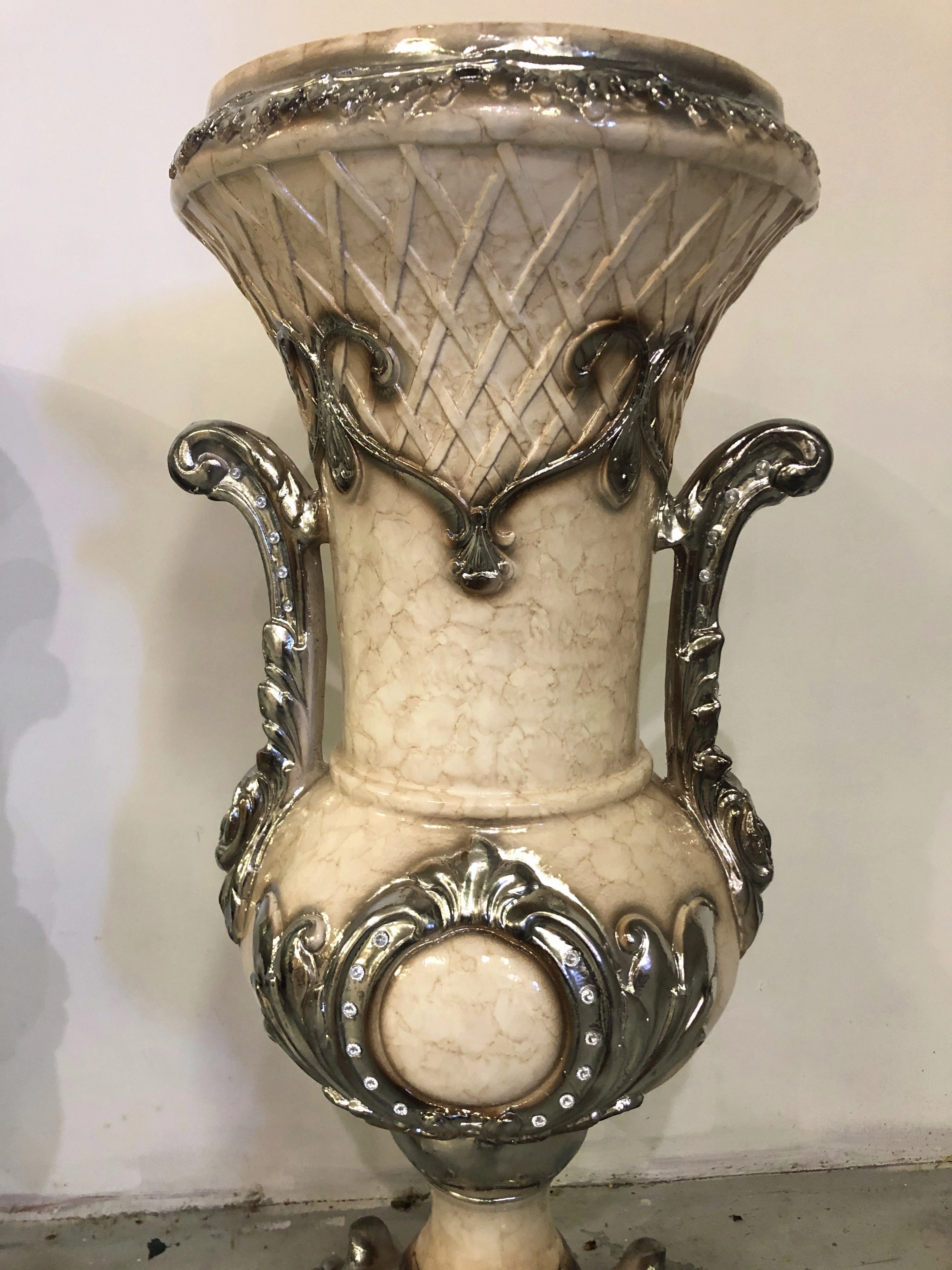 FG-K1221 Decorative Elegant Fiberglass Vase / Pot 93cm Tall