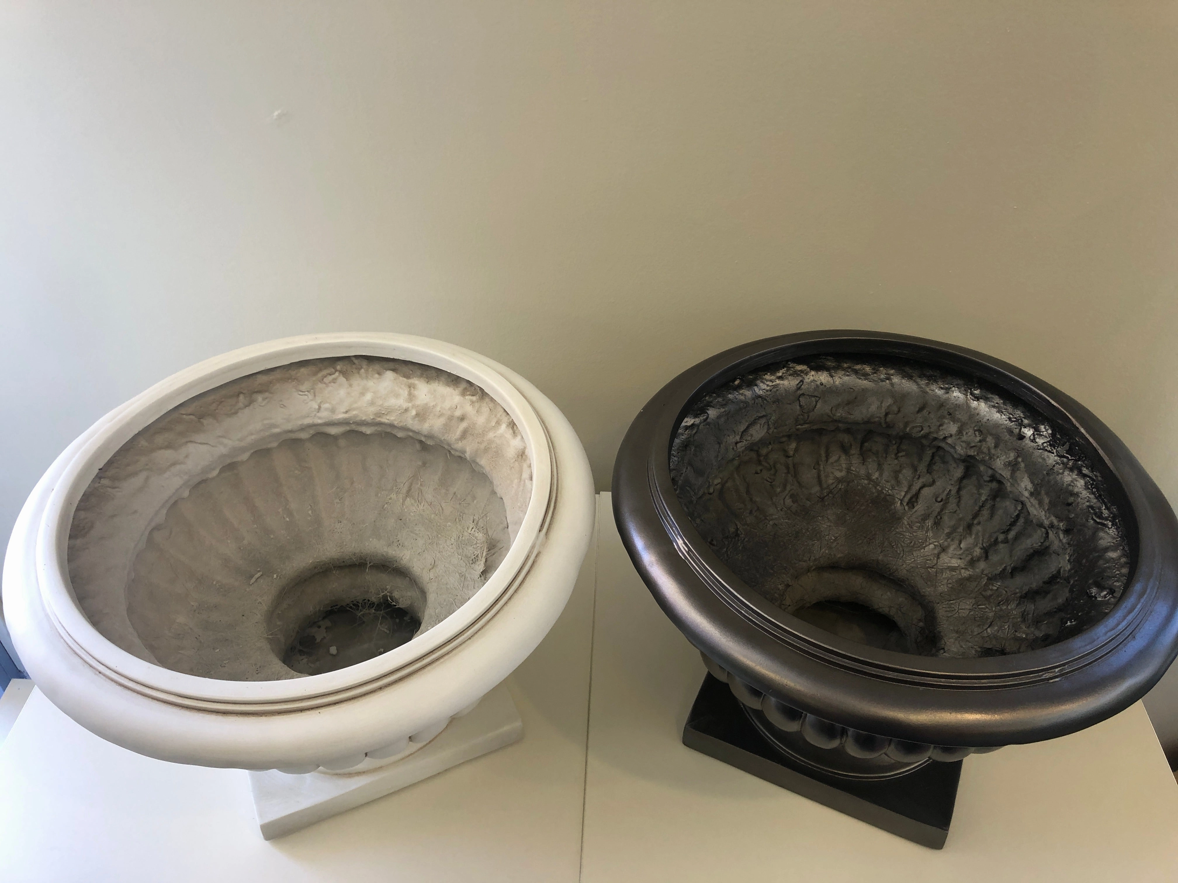 FG-TR404L Fiberglass Urn / Pot 30cm Tall 2 Styles
