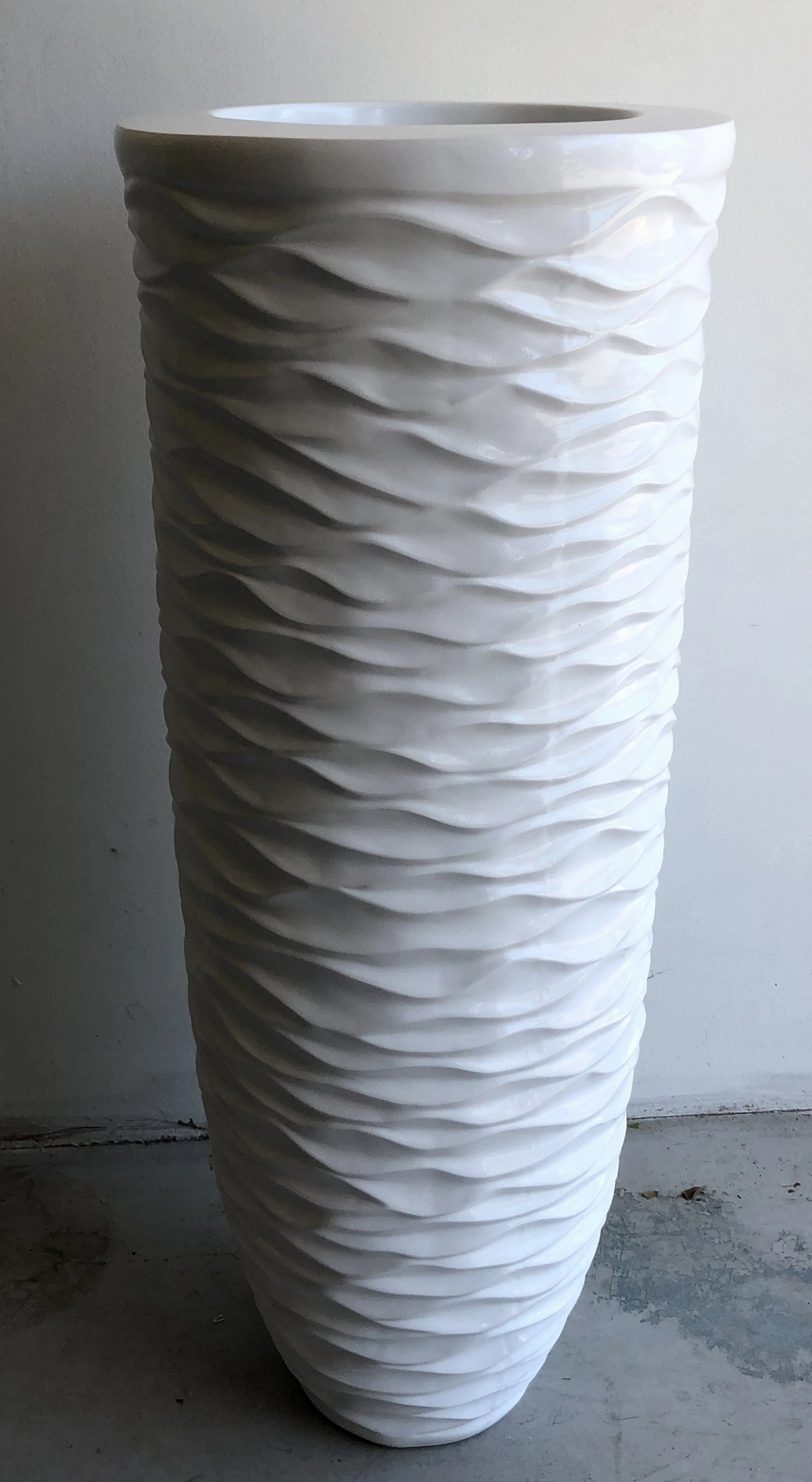 Fiberglass Round Pot Ripple Pattern- White (Code: FG44001)